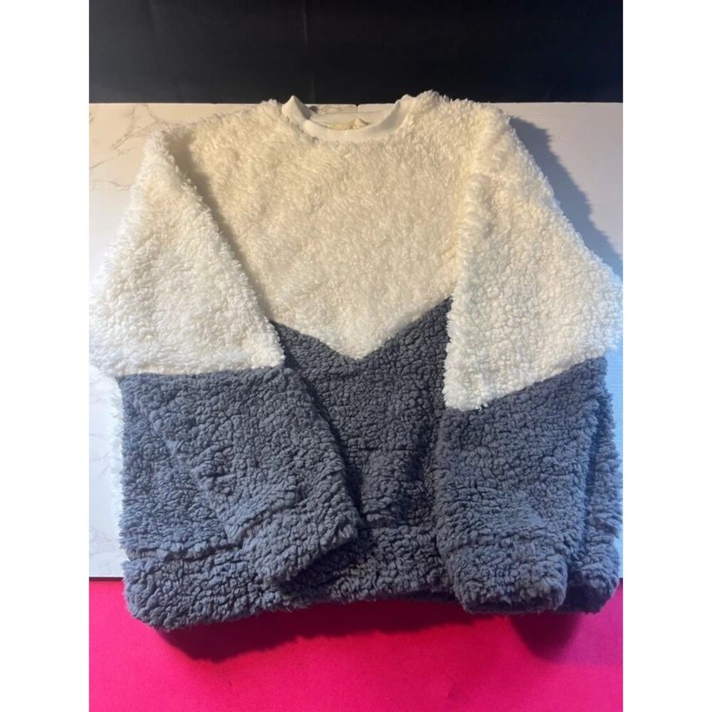 Women’s sweater